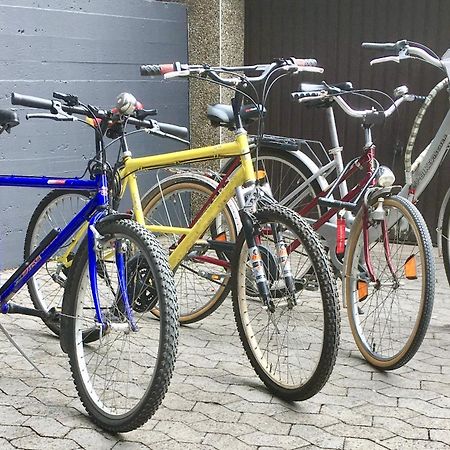Living At Saarpartments -Adults Only- 2 Bedroom, Netflix - Business & Holiday Apartments For Long- And Short Term Stay, 3 Min To Train Station, Secure E-Bike Parking! Saarbrücken Eksteriør bilde